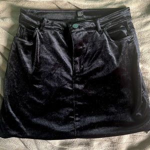 Forever 21 Black miniskirt, size medium